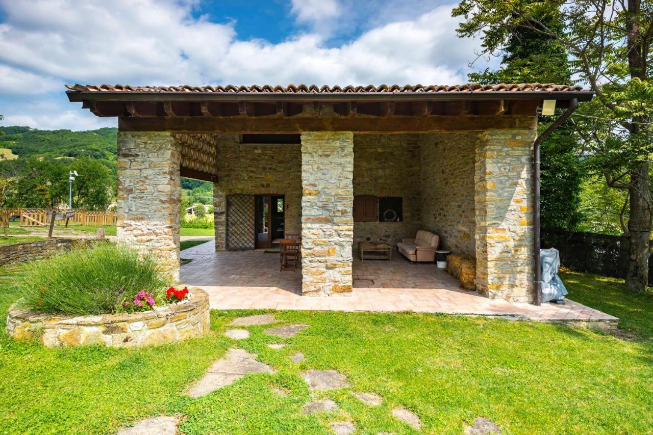 Agriturismo Il Salice Tizzano Val Parma Екстериор снимка