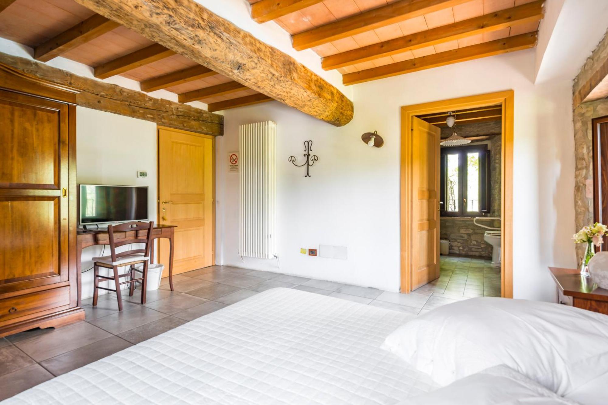 Agriturismo Il Salice Tizzano Val Parma Екстериор снимка