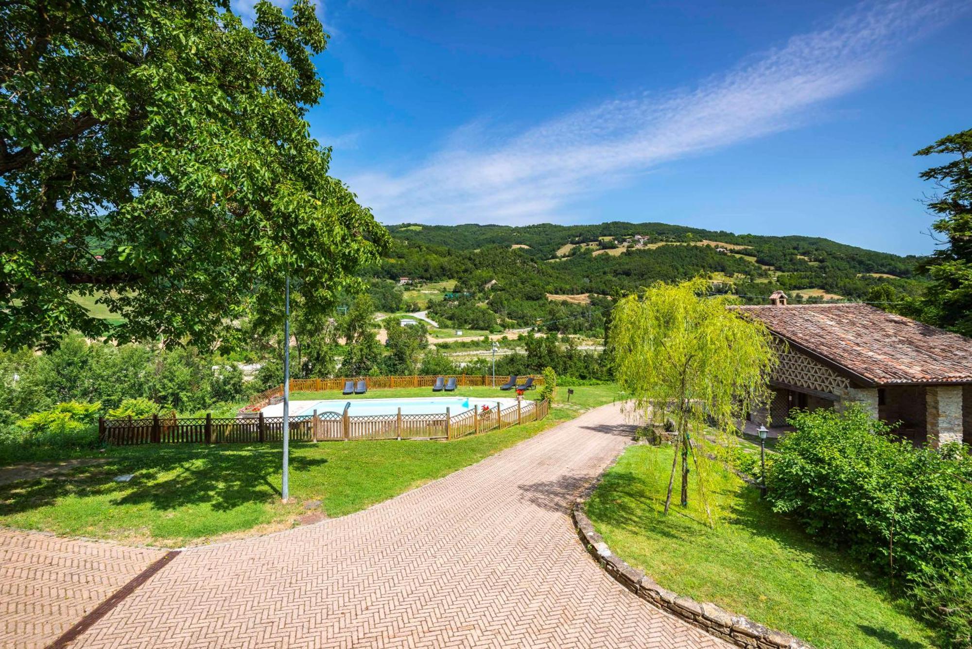 Agriturismo Il Salice Tizzano Val Parma Екстериор снимка